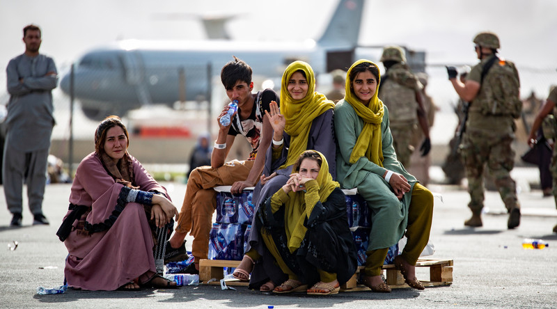 El gobierno de París ha identificado a 62 ciudadanos franceses que aún deben ser evacuados de Afganistán y una gran cantidad de afganos han solicitado ayuda para salir del país.